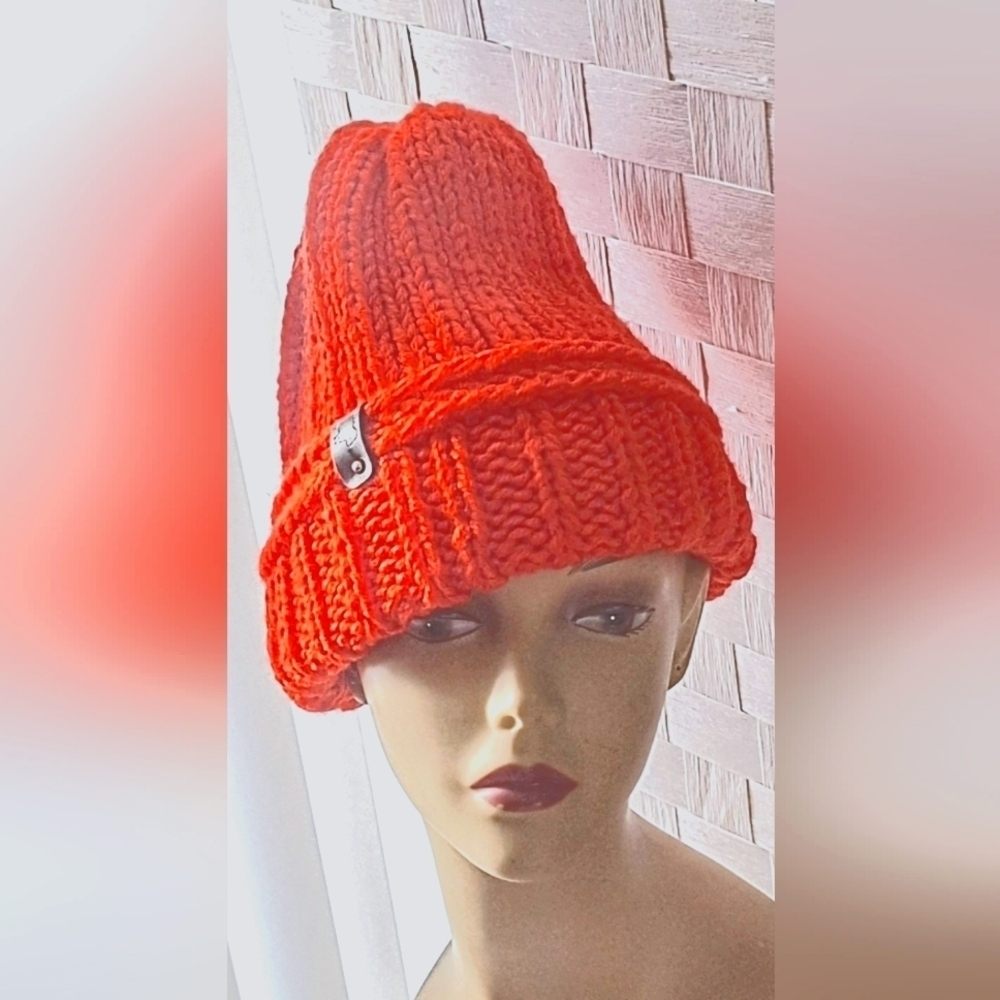 NWT Hand Knit Designer Cuff Beanie With Detachable Faux Leather Tag